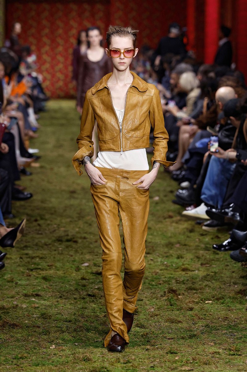 Look 25