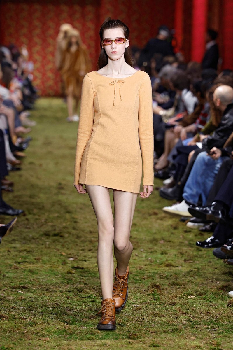 Look 49