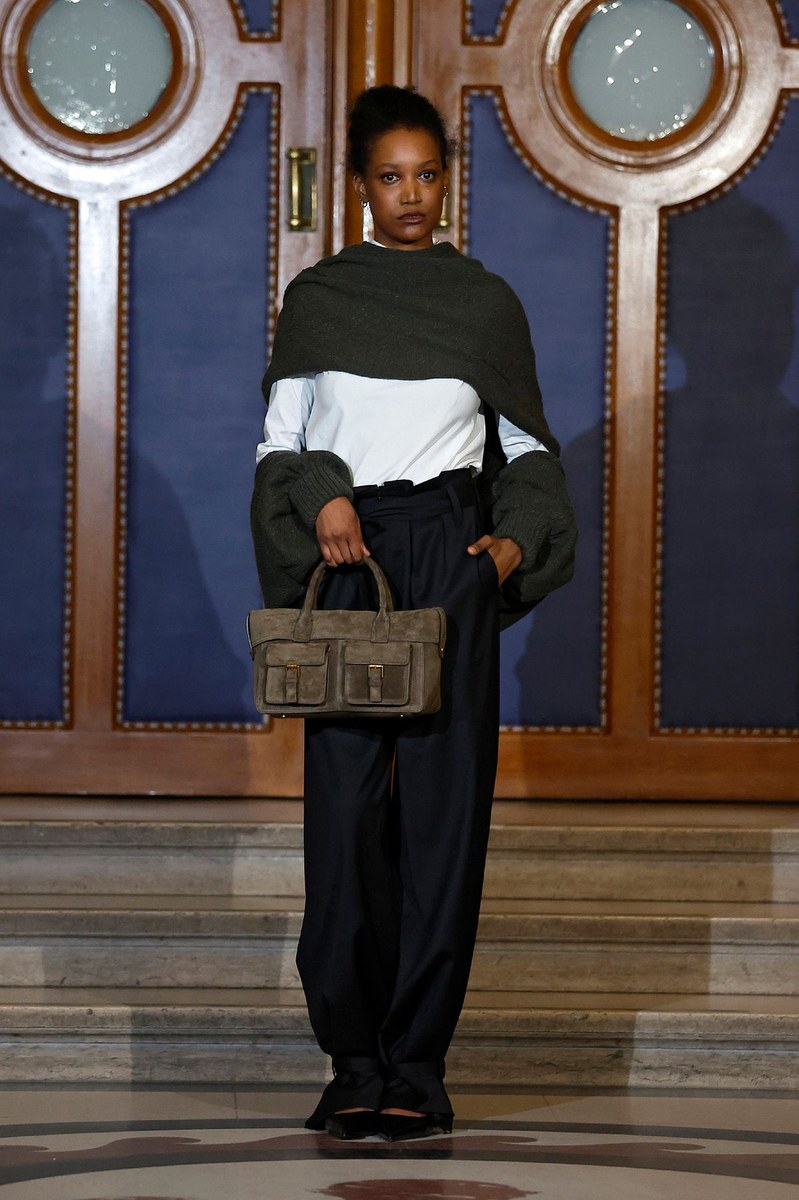 Look 7