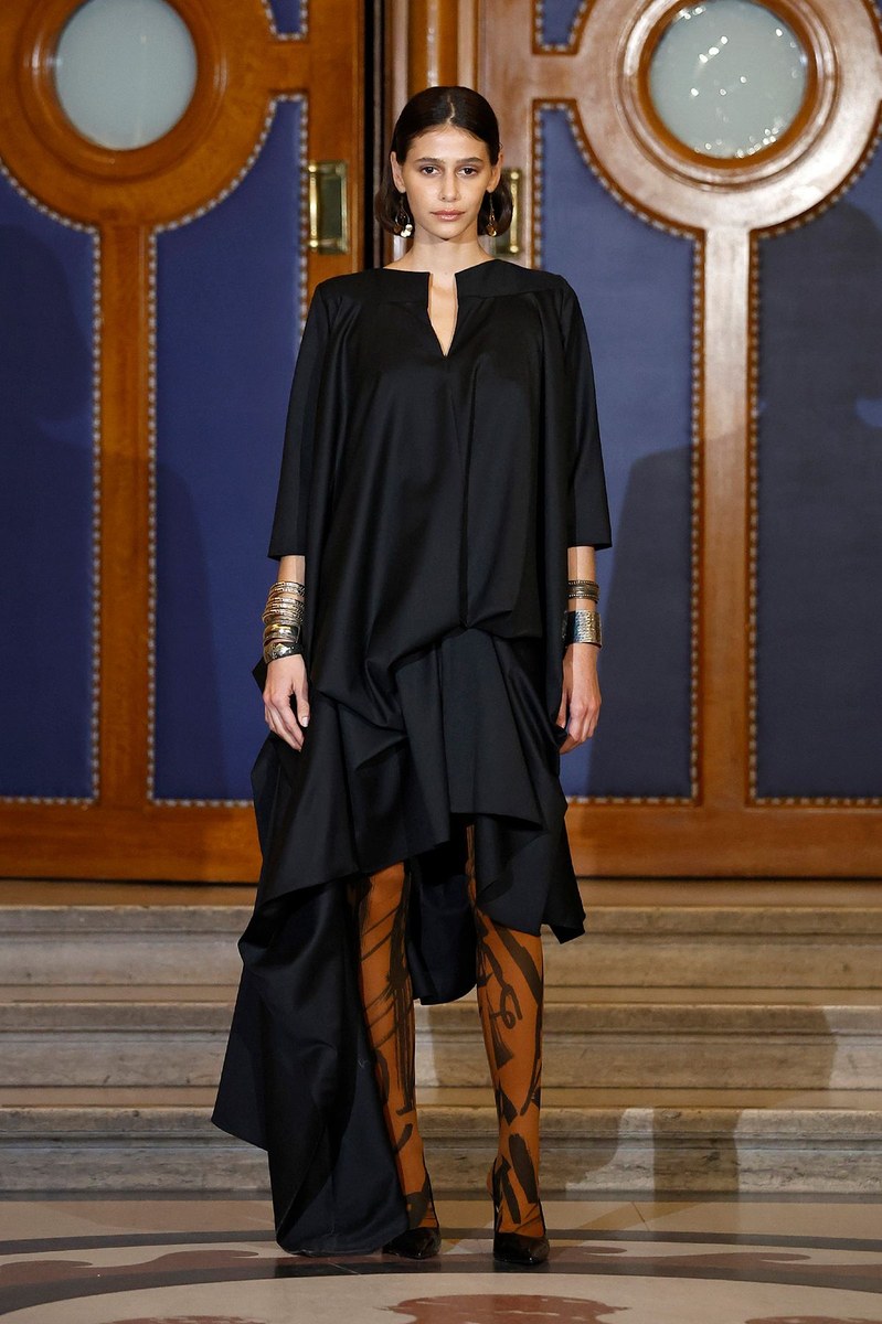 Look 10