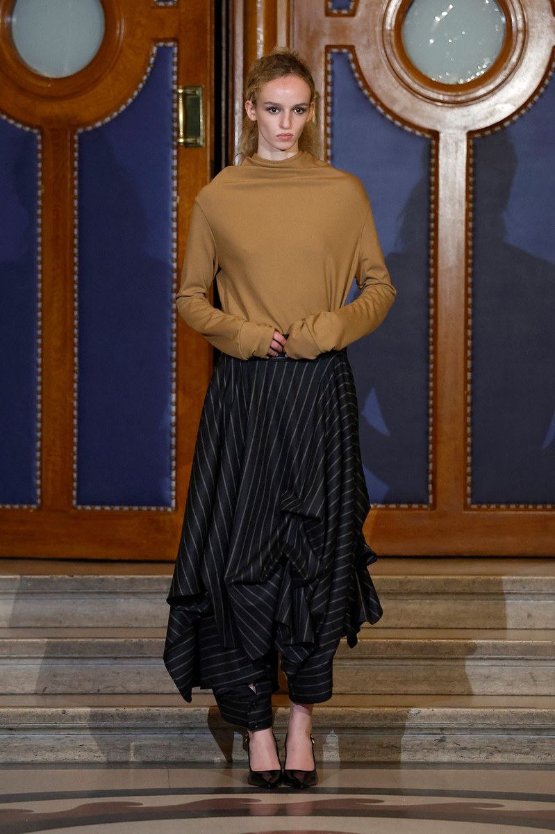 Look 28