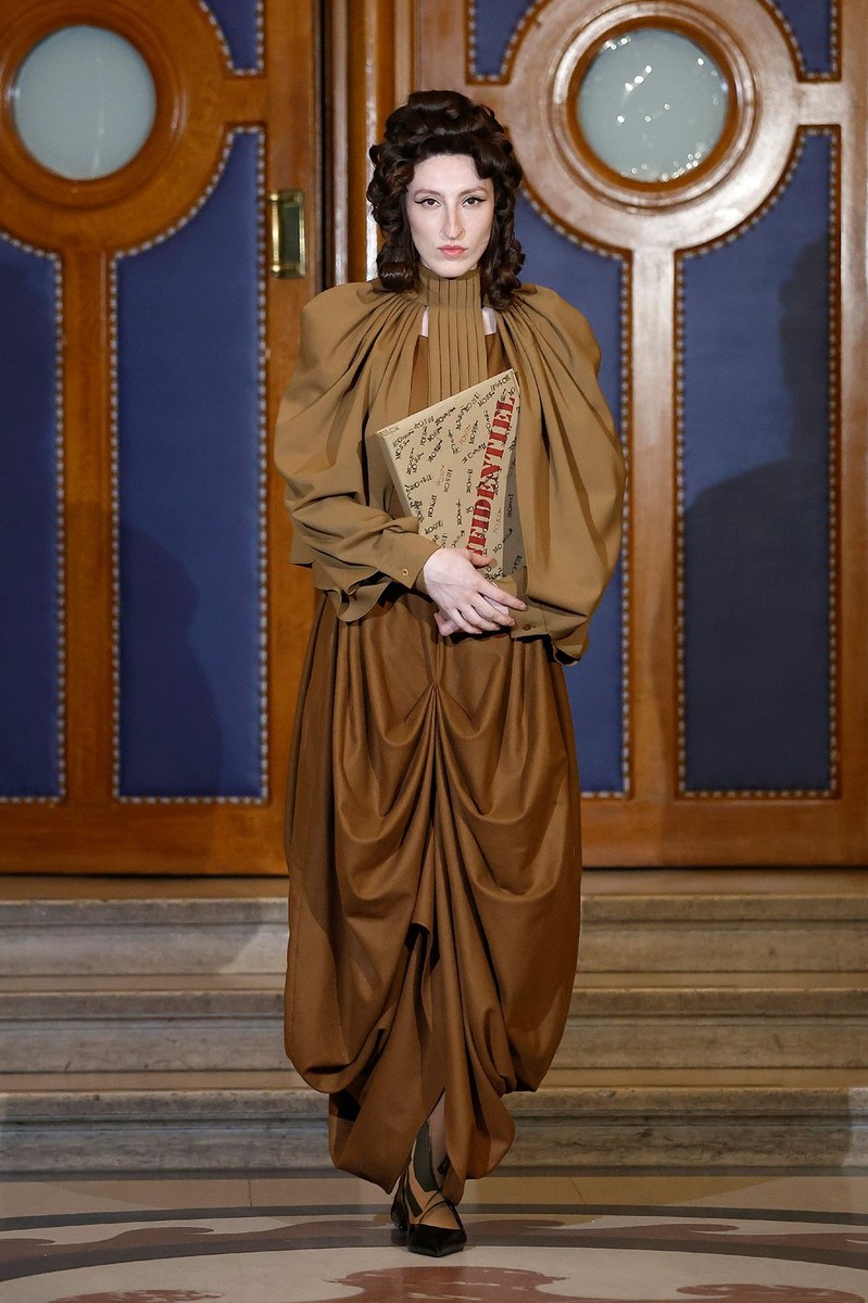 Look 29