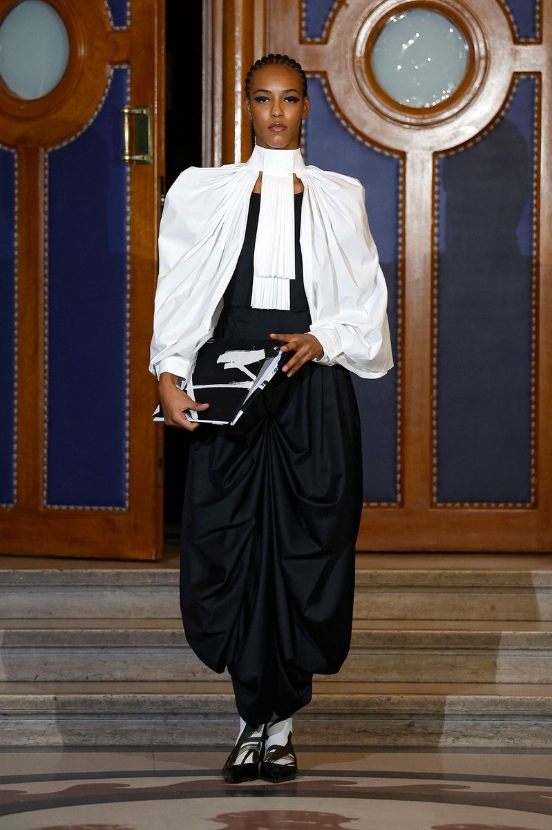 Look 30