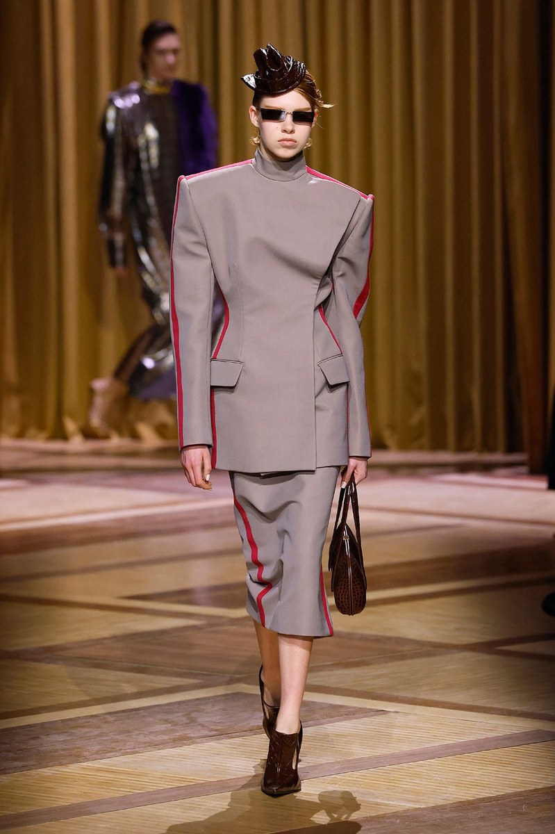 Look 12