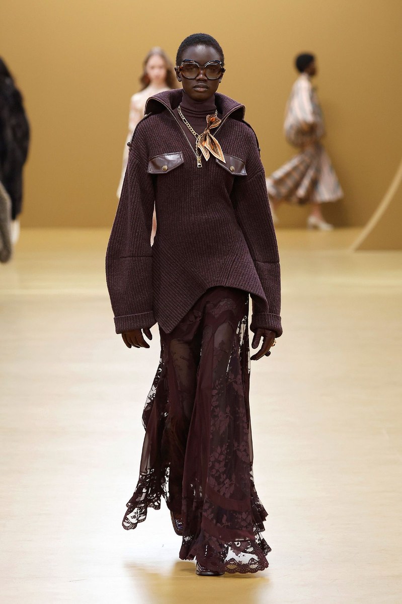 Look 19
