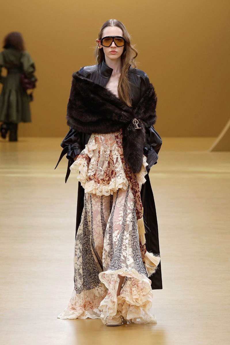 Look 24