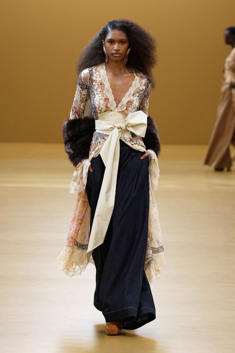 Look 25