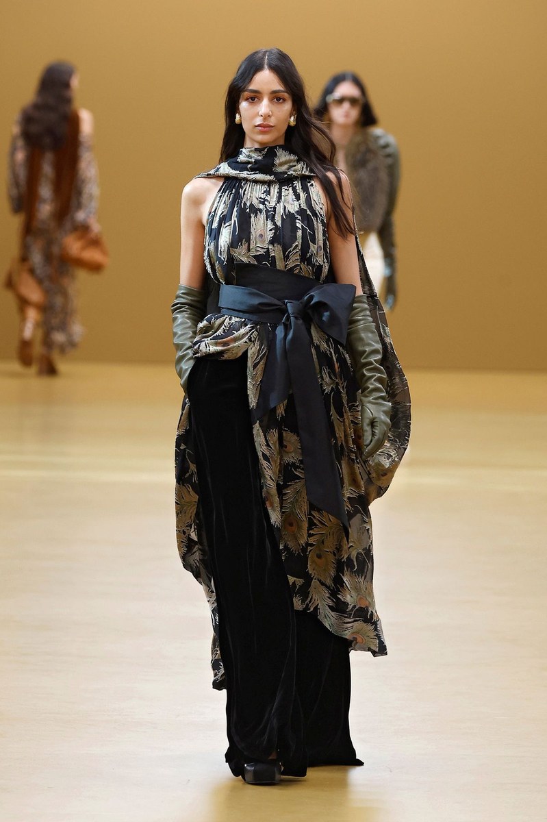 Look 32