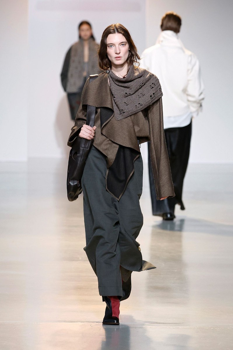 Look 7