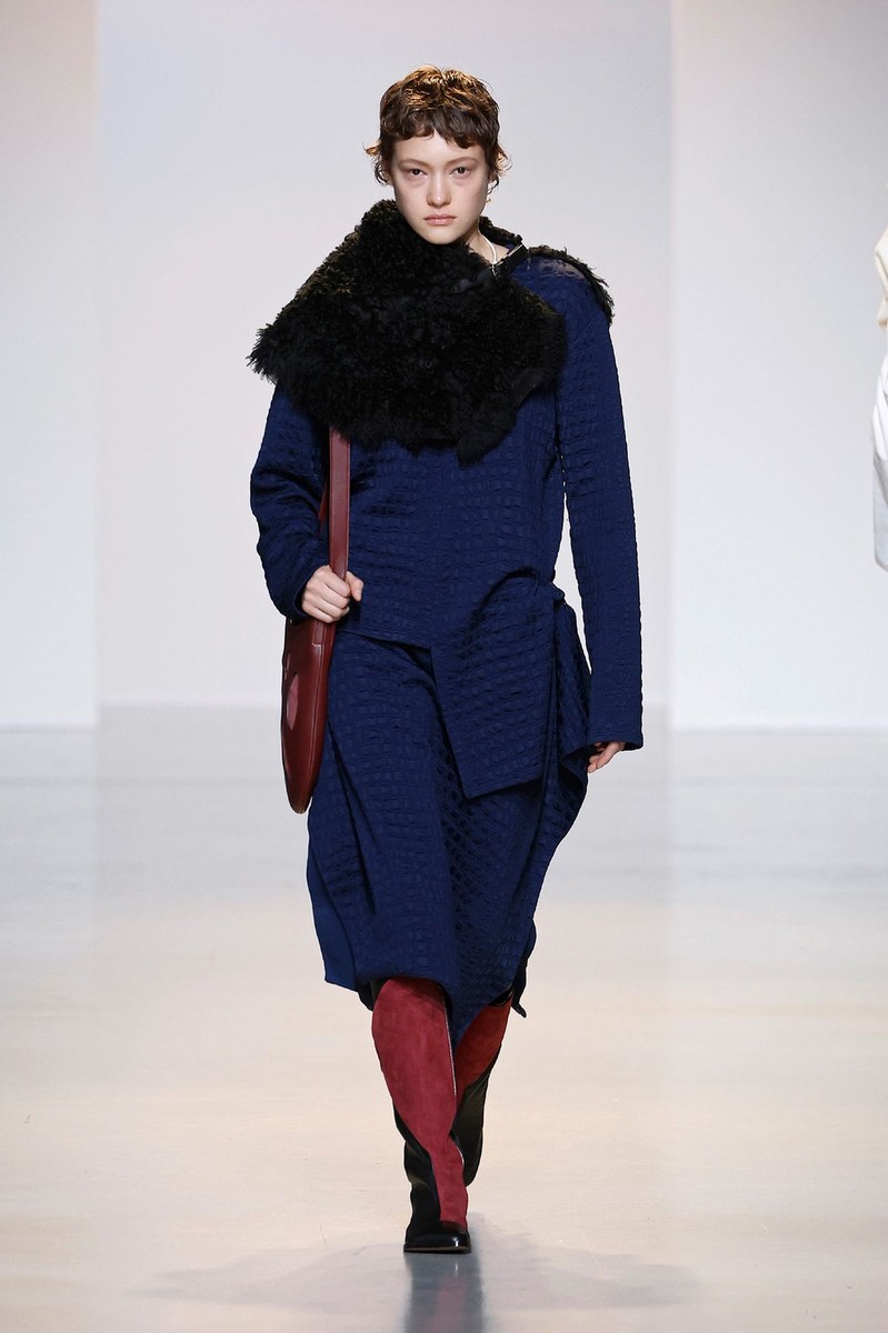 Look 13