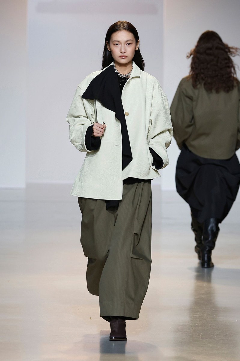 Look 32