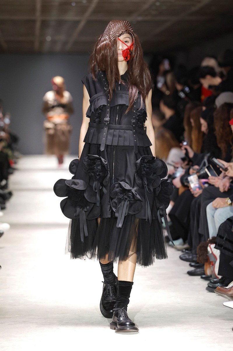 Look 18