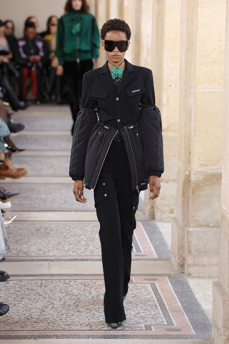 Look 32