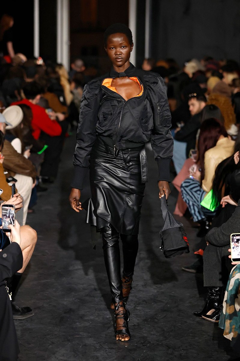 Look 15