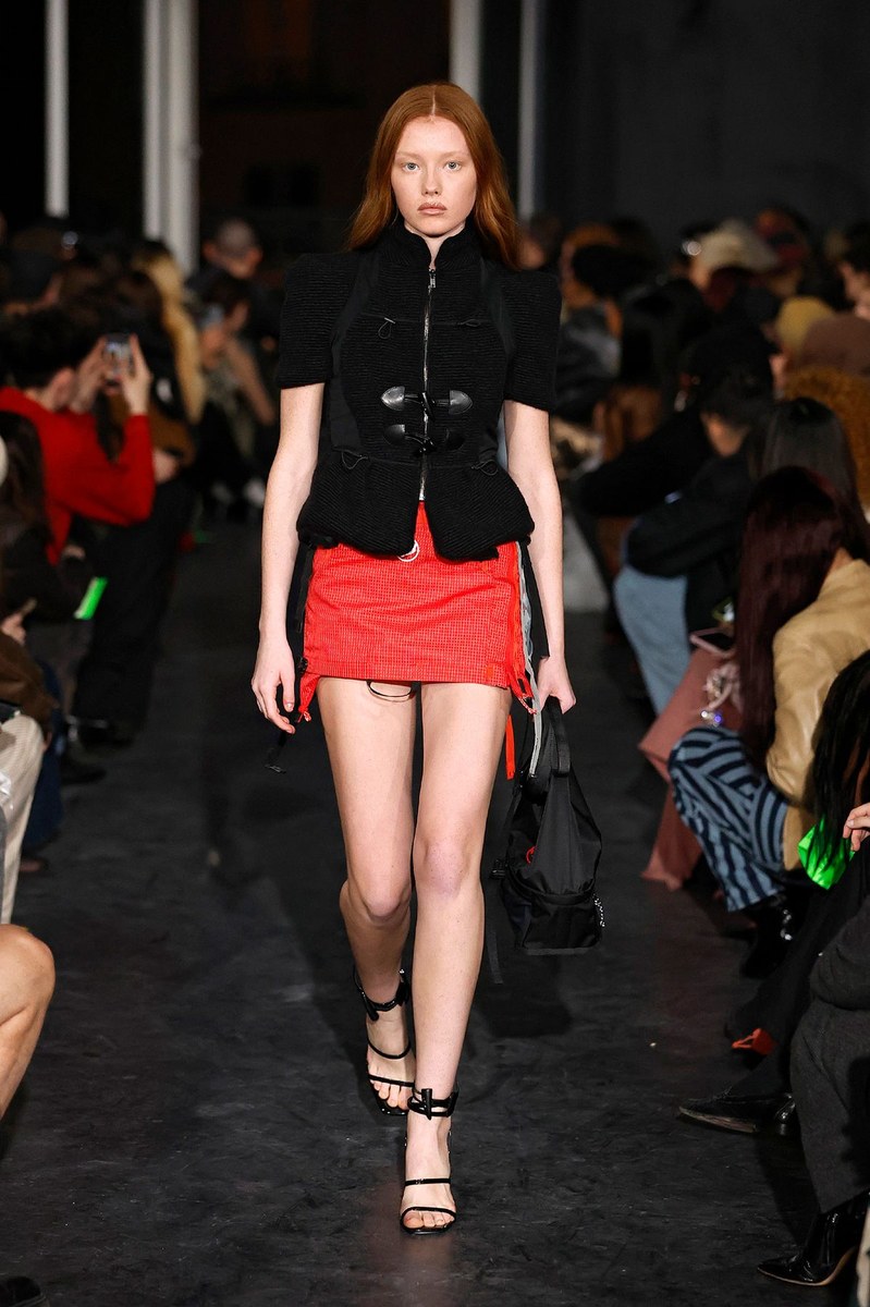 Look 16