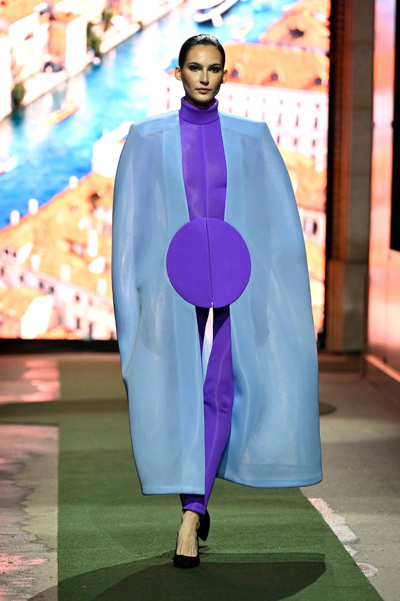 Look 3