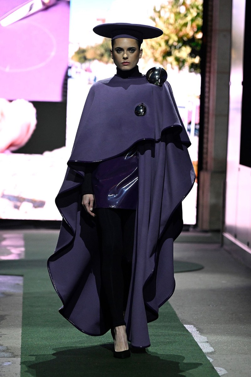 Look 15