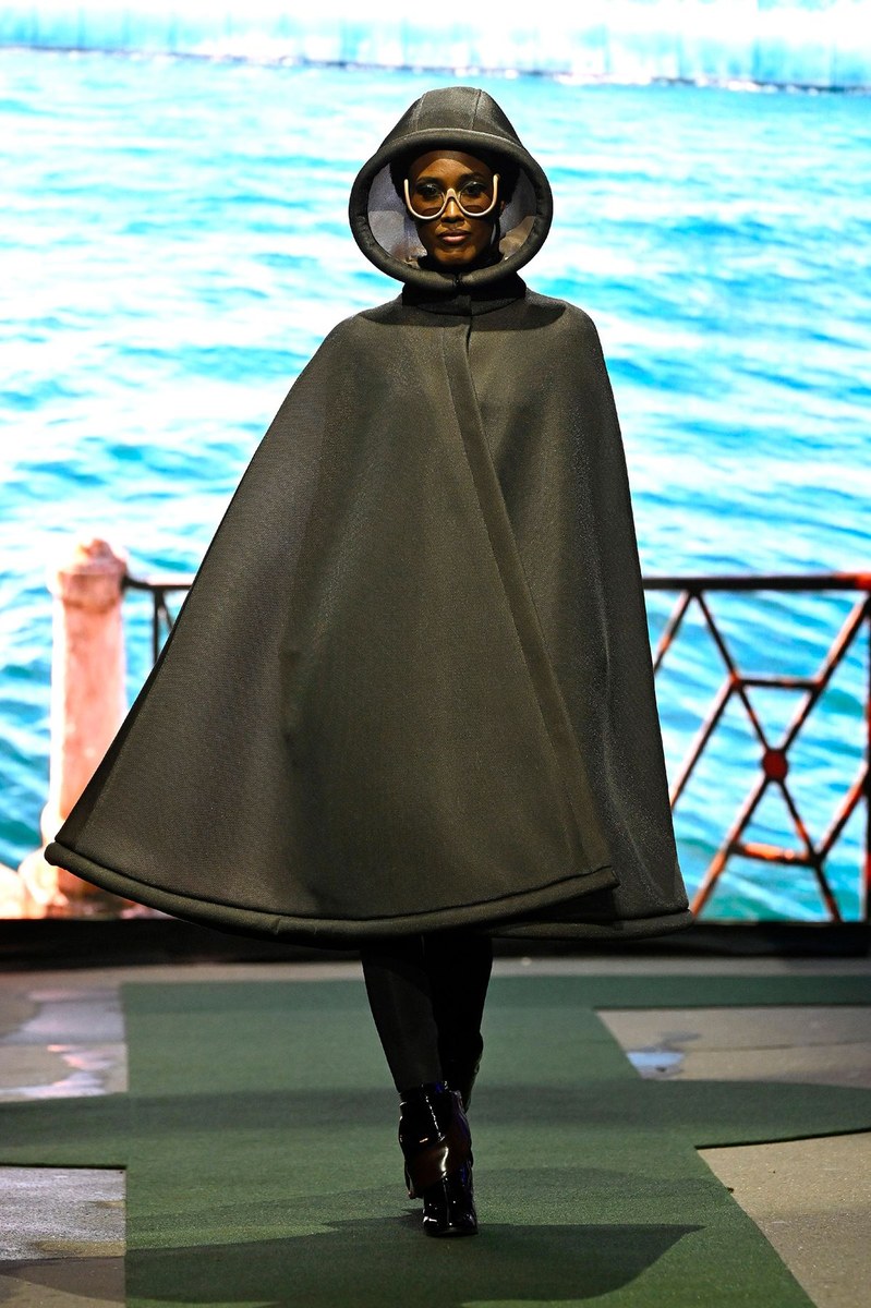 Look 18