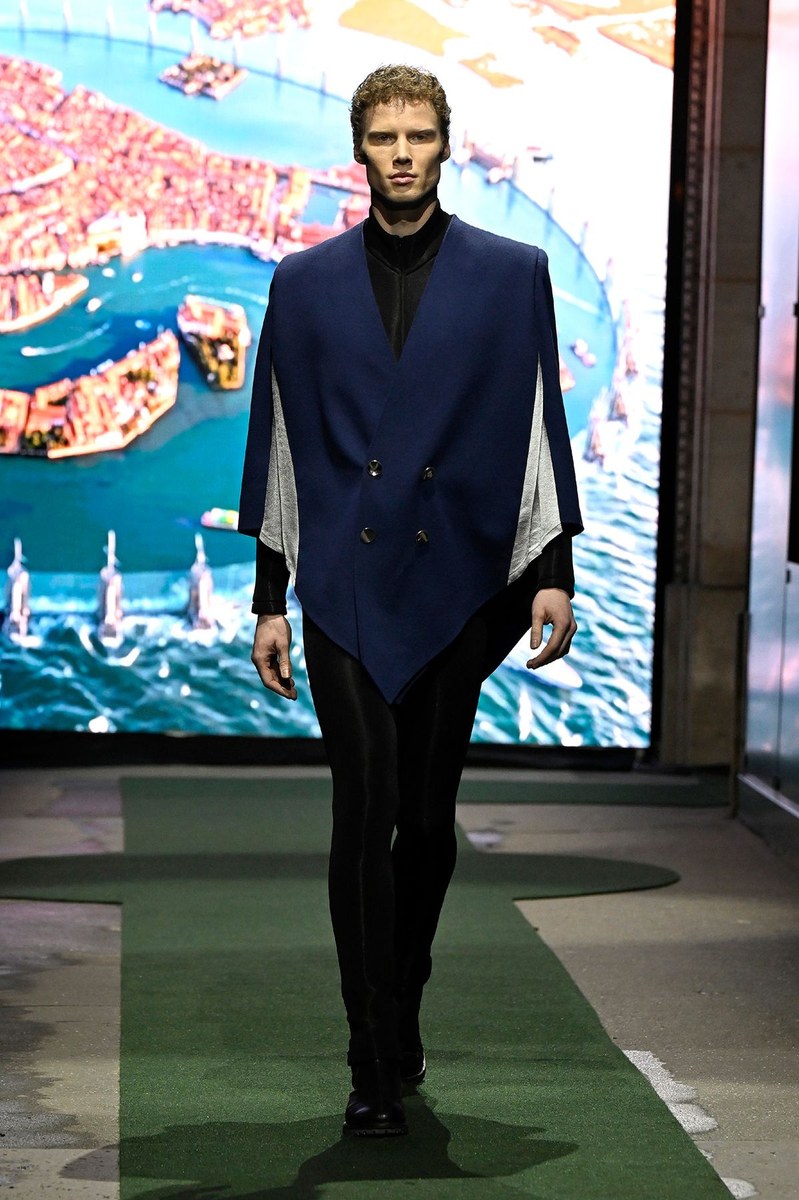Look 32
