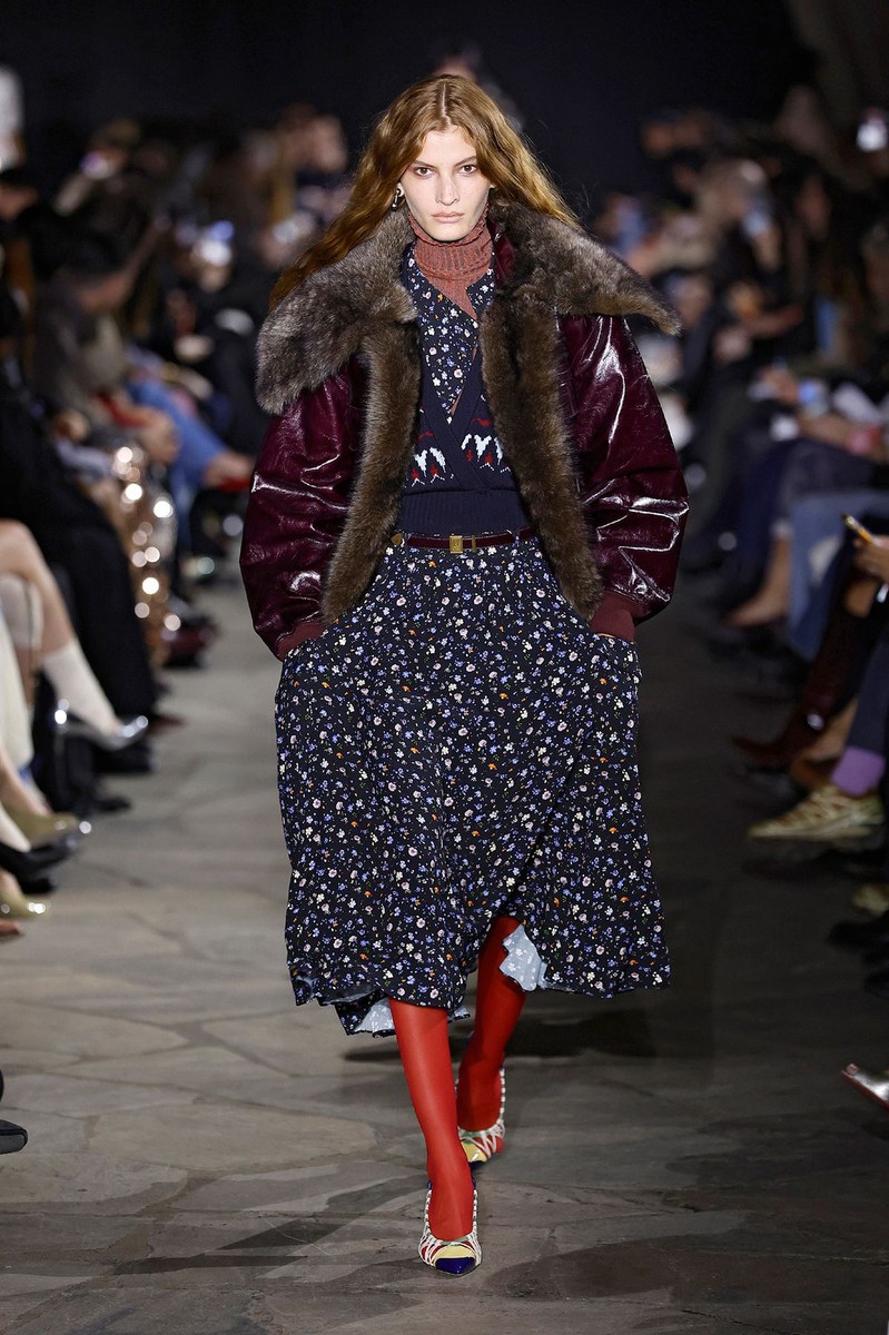 Look 10