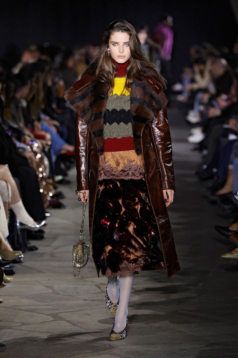 Look 18