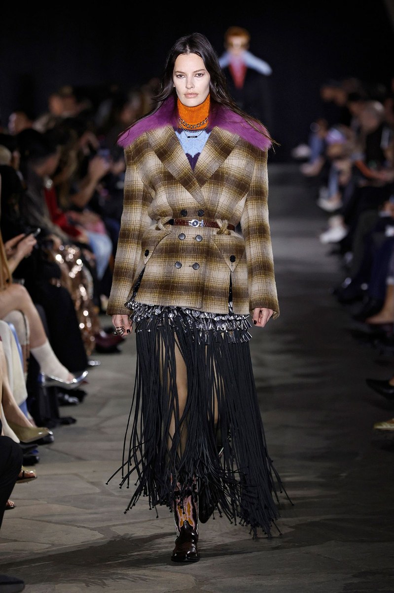 Look 27