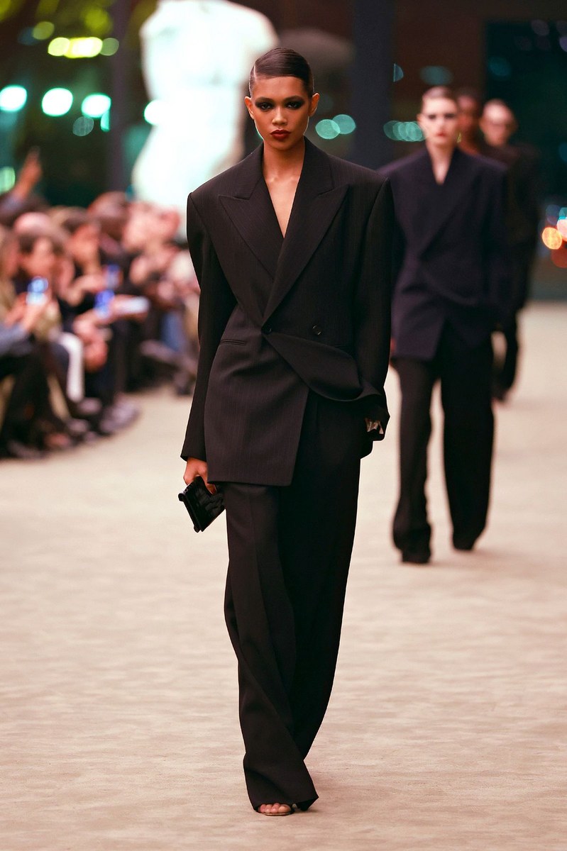 Saint Laurent FW26 Women Looks Report