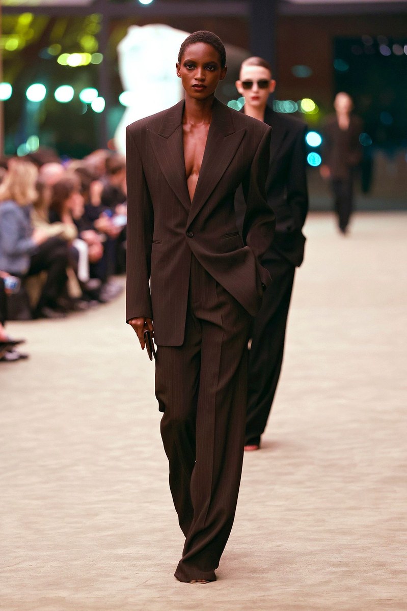 Look 3