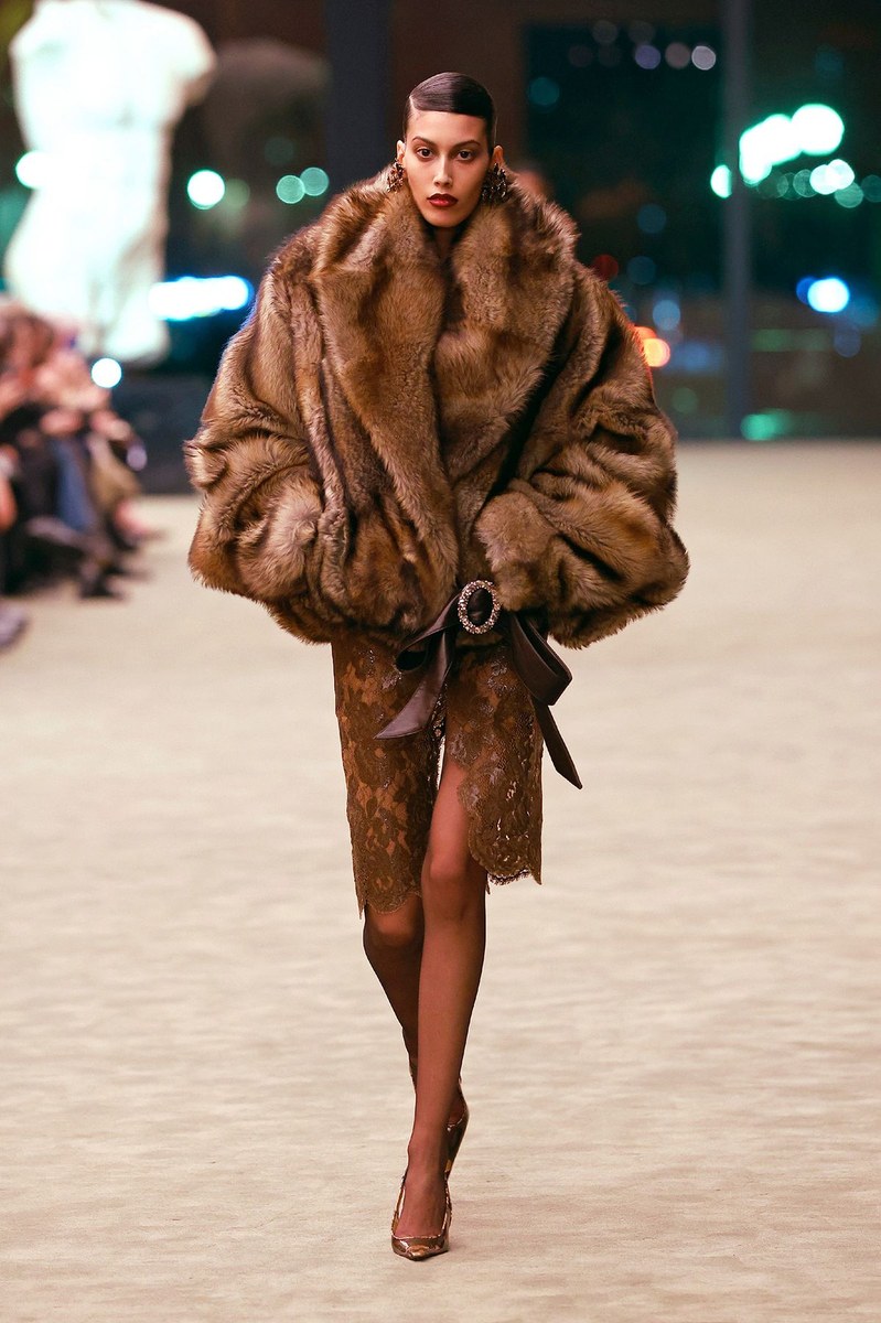 Look 11