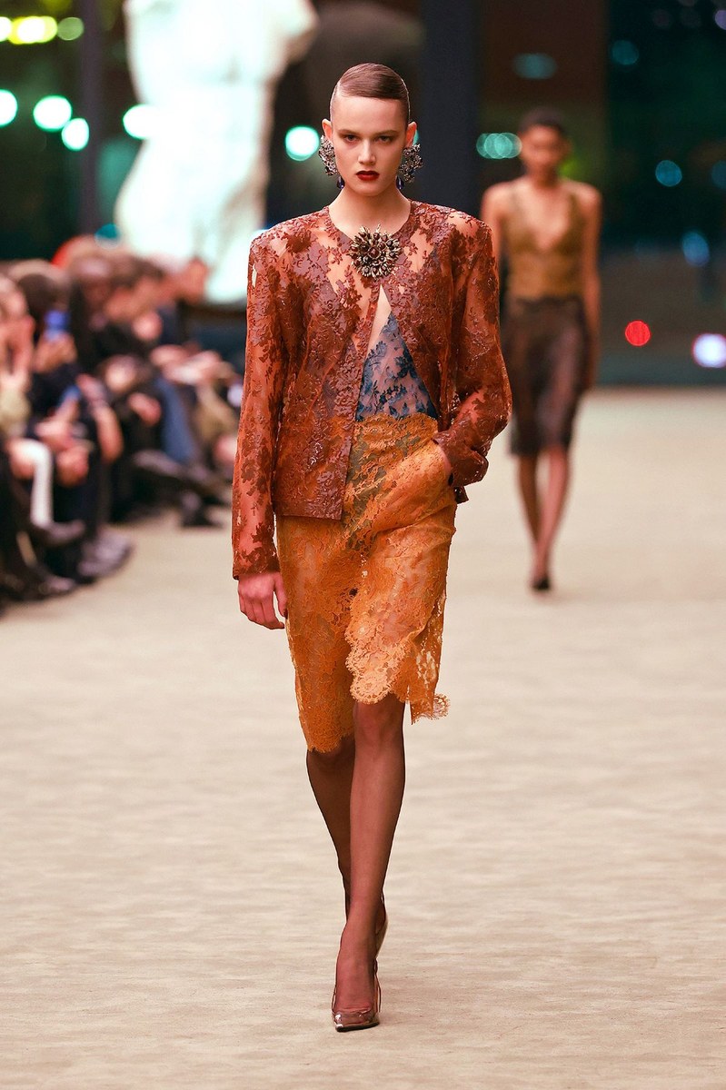 Look 12