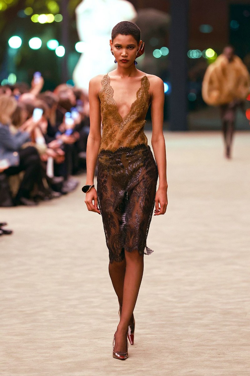 Look 13