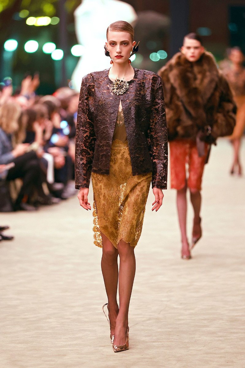 Look 17