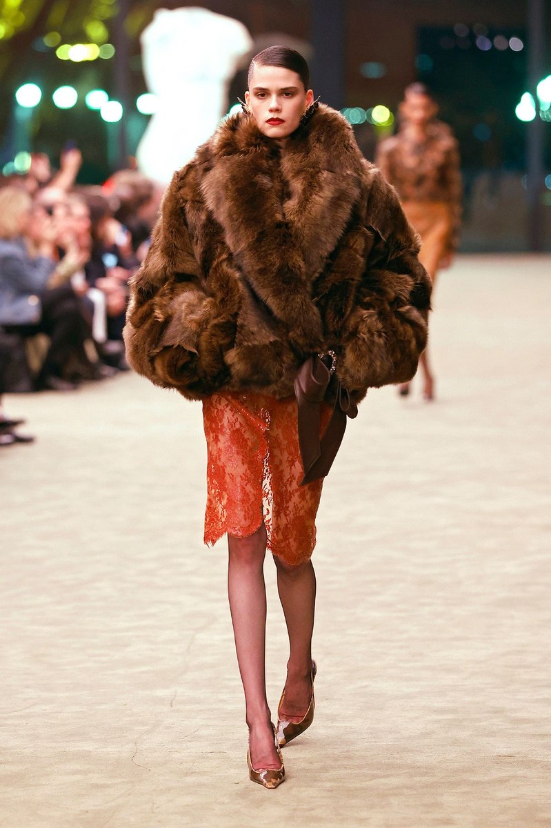 Look 18