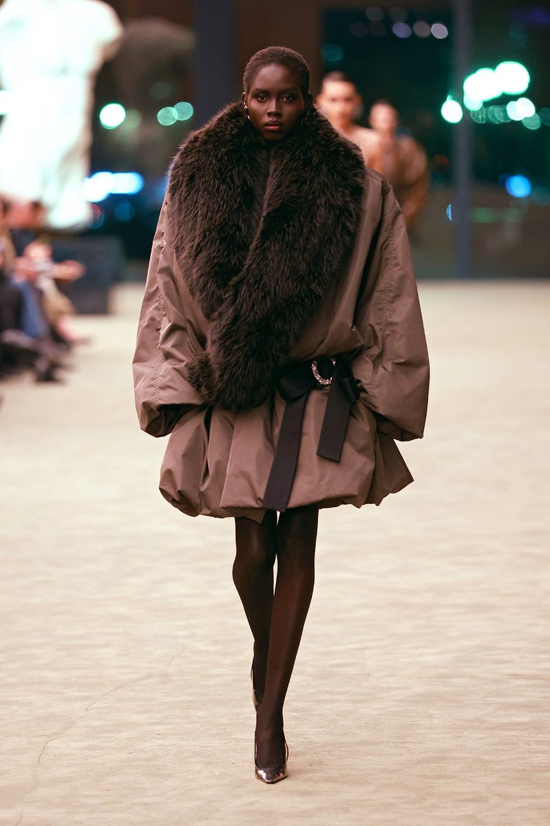 Look 25