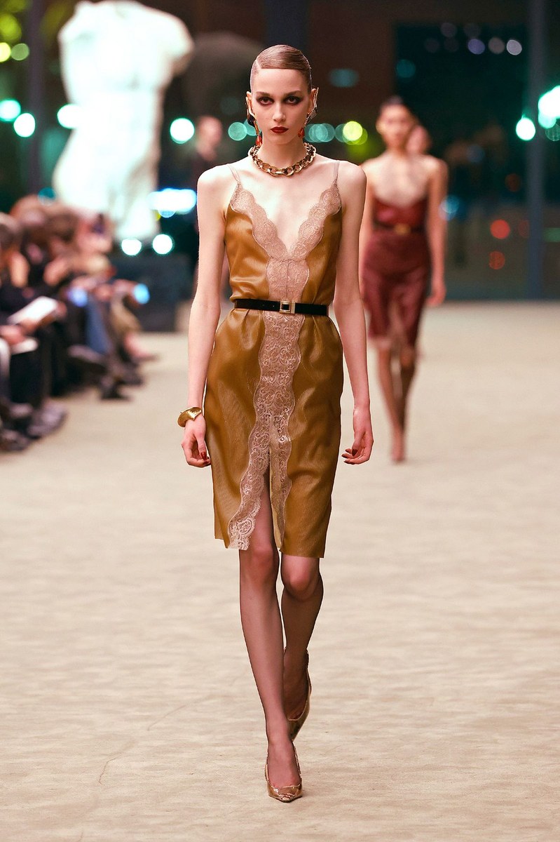 Look 30