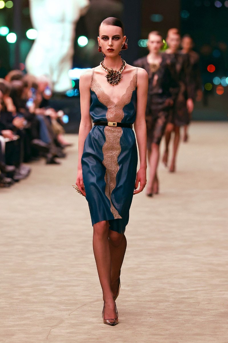 Look 32