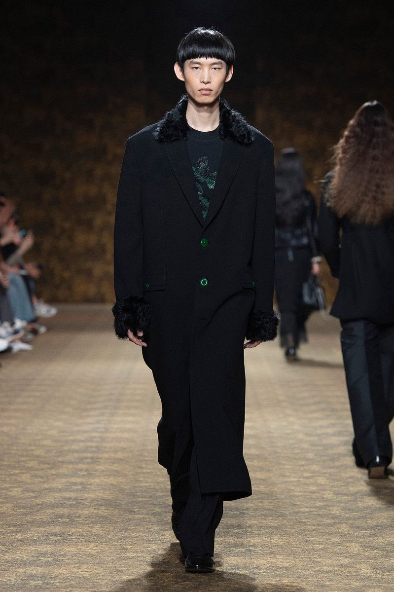 Look 4
