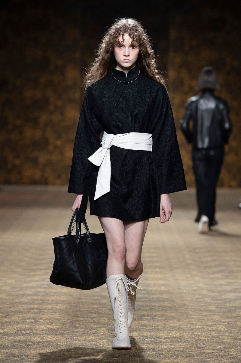 Look 12