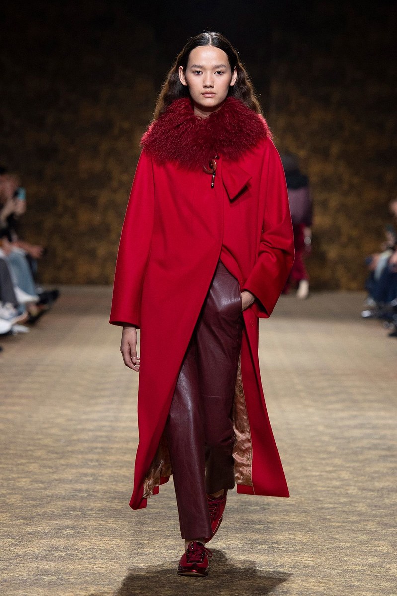 Look 16