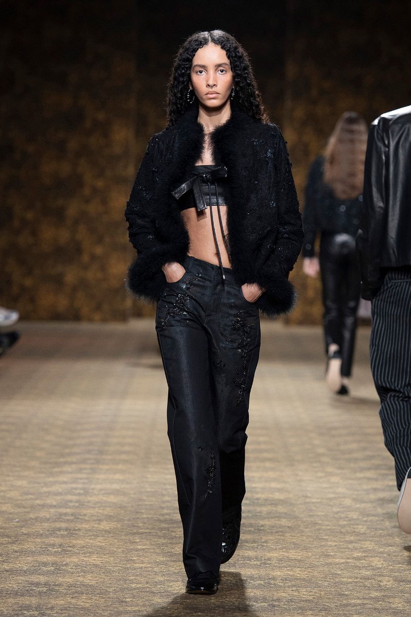 Look 25