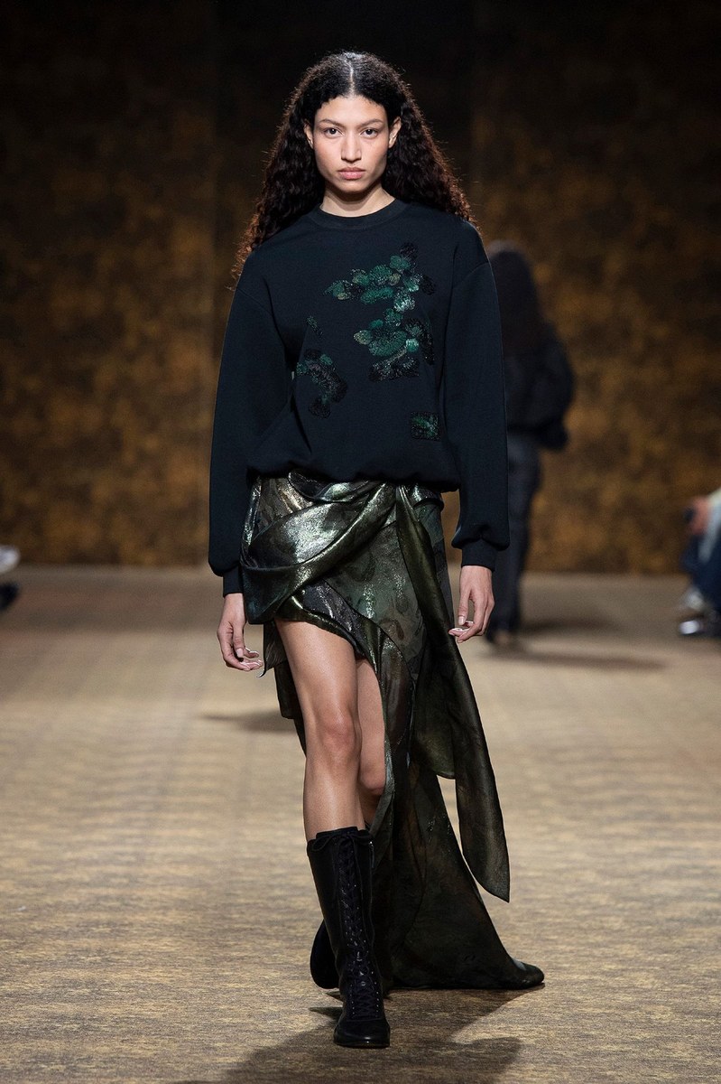 Look 27