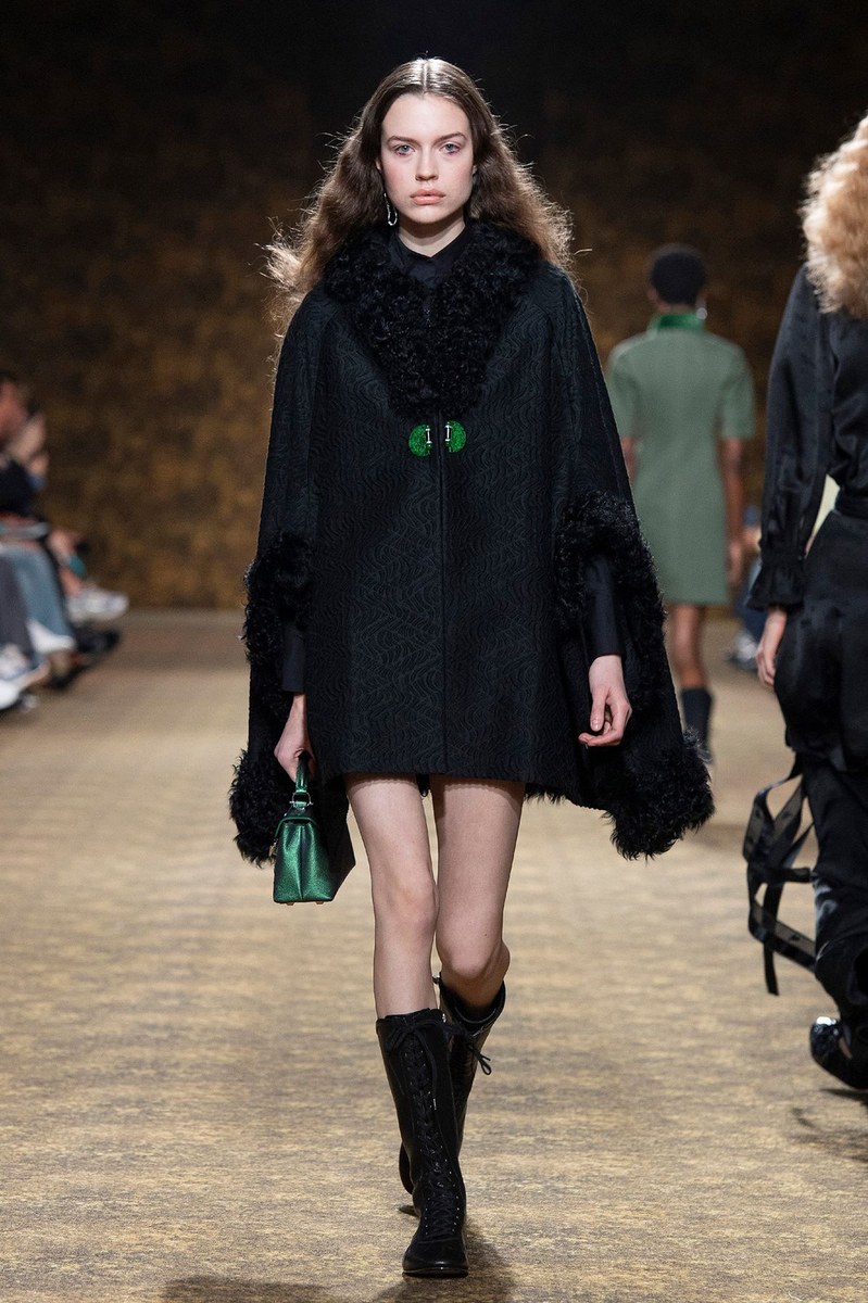 Look 32