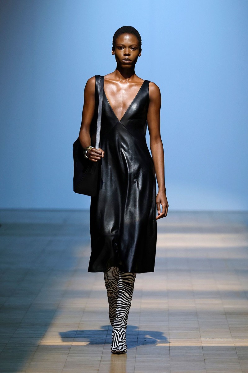 Look 3