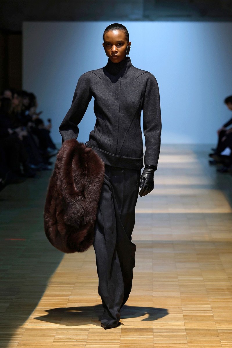 Look 15