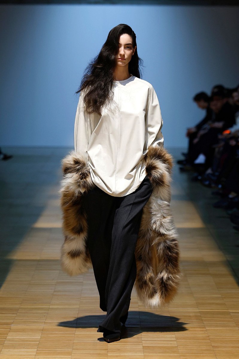 Look 18
