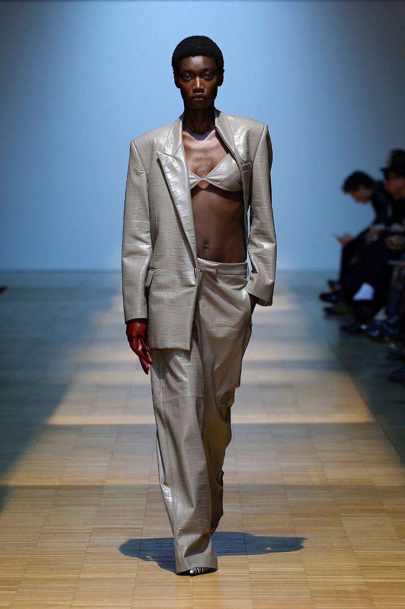 Look 19