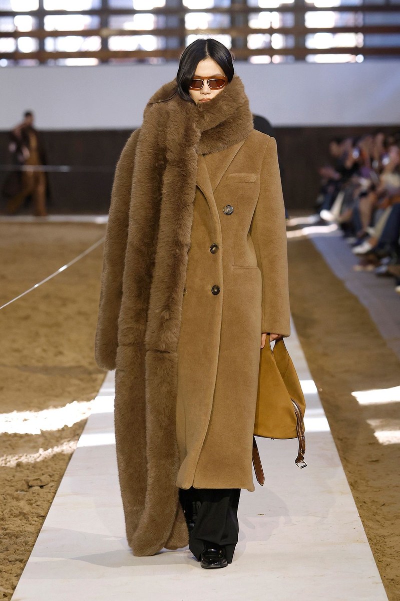 Look 3