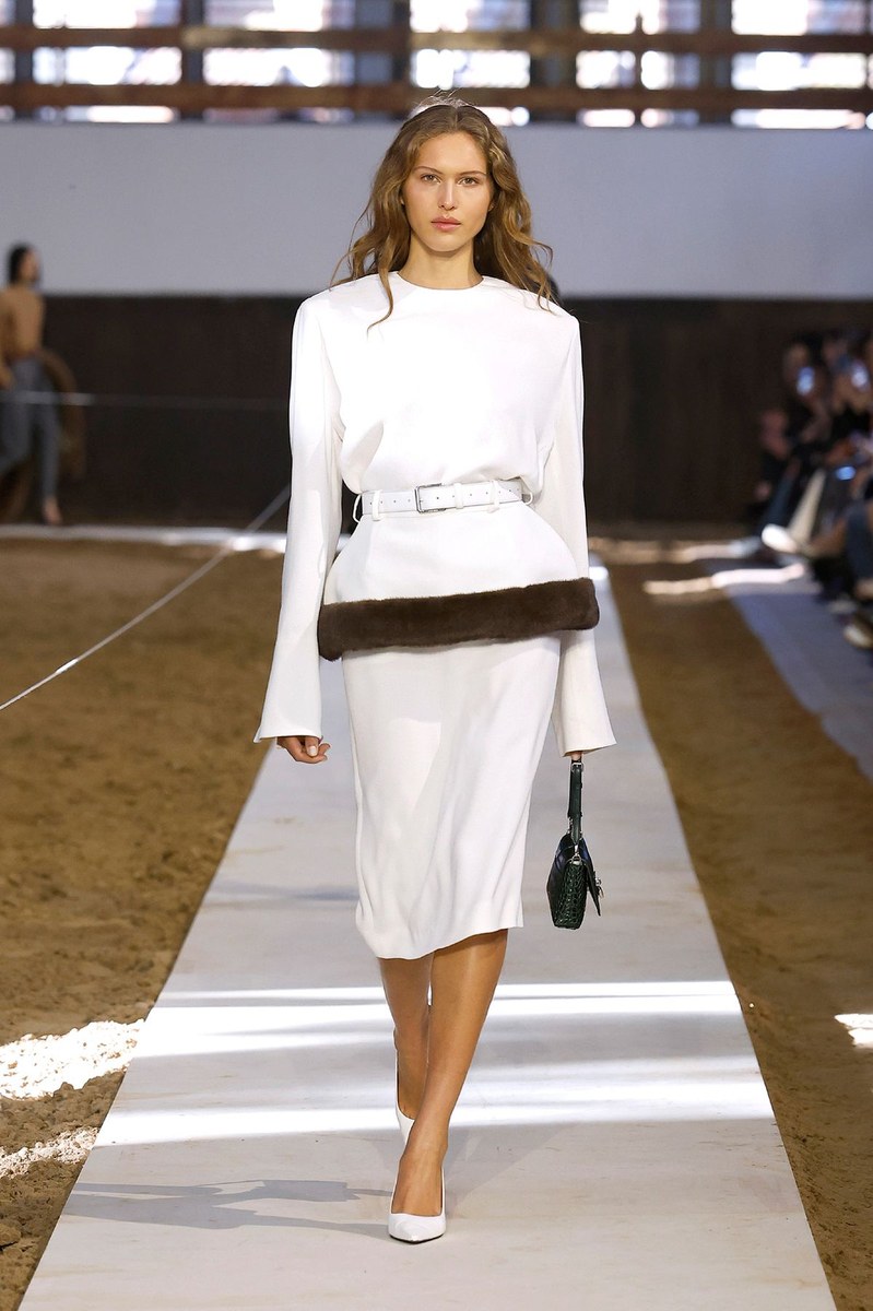 Look 5