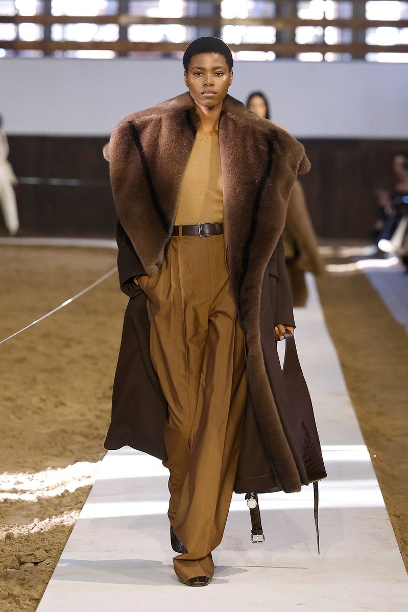 Look 7