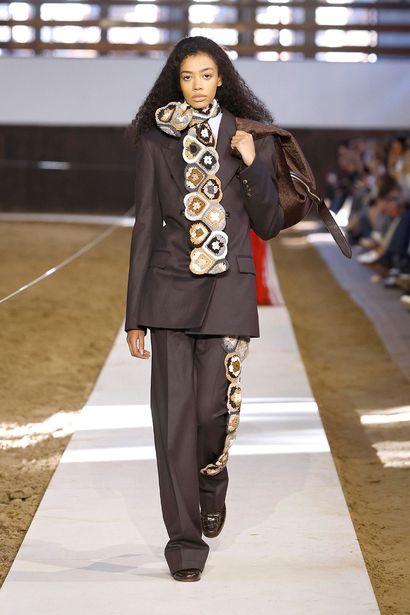 Look 13